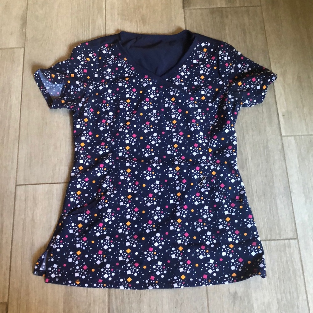 Cherokee infinity scrub top